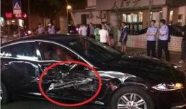 爆料厦门路虎事件视频,豪车失控引发街头惊魂